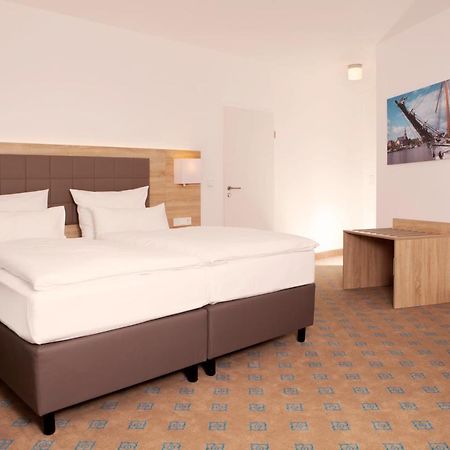Hotel Frisia เลียร์ ภายนอก รูปภาพ