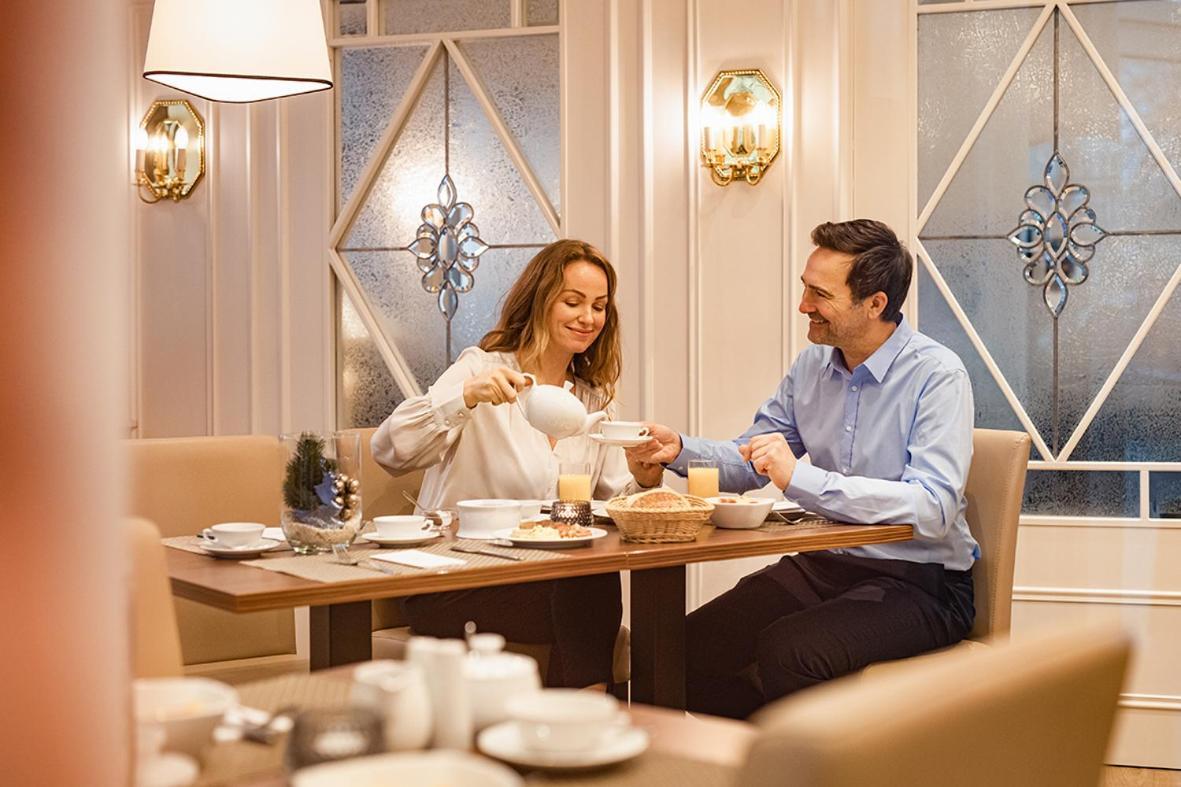 Hotel Frisia เลียร์ ภายนอก รูปภาพ