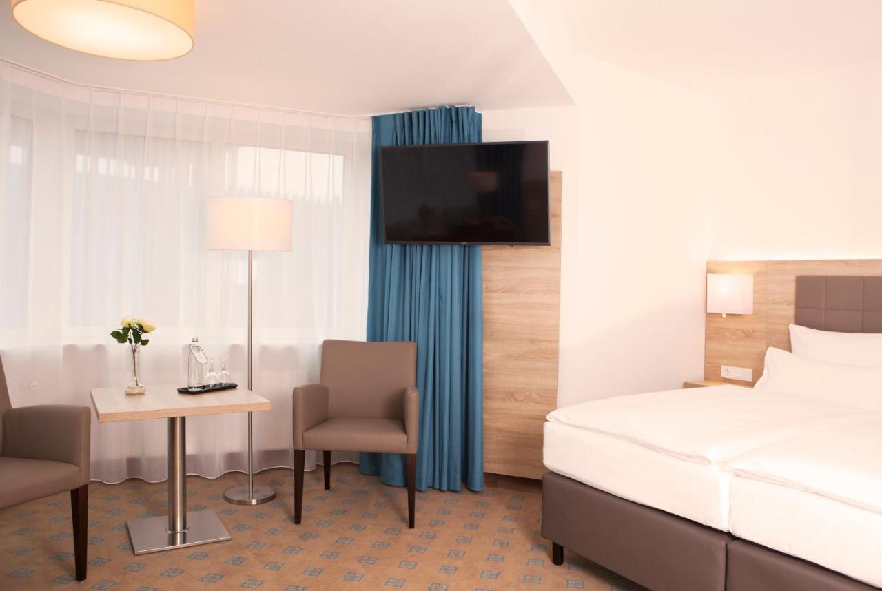 Hotel Frisia เลียร์ ภายนอก รูปภาพ