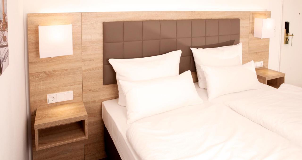 Hotel Frisia เลียร์ ภายนอก รูปภาพ
