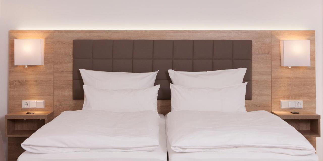 Hotel Frisia เลียร์ ภายนอก รูปภาพ