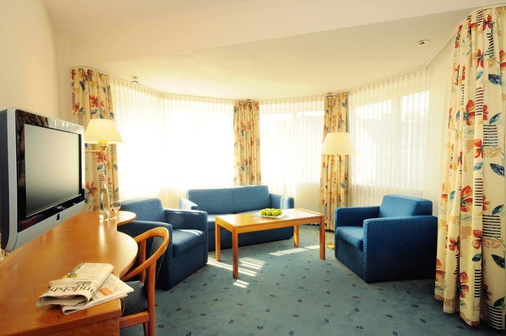 Hotel Frisia เลียร์ ภายนอก รูปภาพ